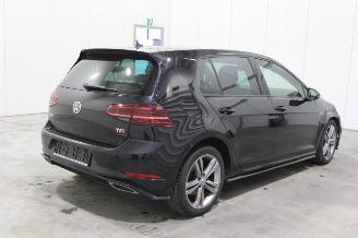 Volkswagen Golf  picture 3