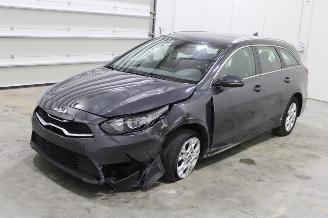 Vaurioauto  passenger cars Kia Cee d cee'd 2022/4