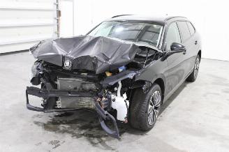 Vaurioauto  passenger cars Skoda Superb  2024/12