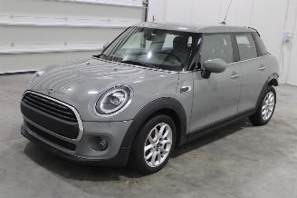 krockskadad bil auto Mini One  2020/3