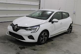 Vaurioauto  passenger cars Renault Clio  2020/6