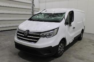 Salvage car Renault Trafic  2025/3
