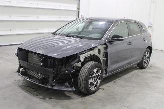 Vaurioauto  passenger cars Hyundai I-30 i30 2025/12