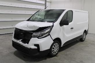 damaged passenger cars Nissan Primastar  2024/11