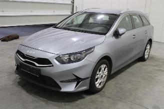 Unfallwagen Kia Cee d cee'd 2022/1