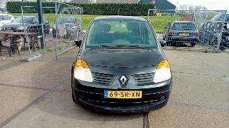 skadebil auto Renault Modus  2006/4