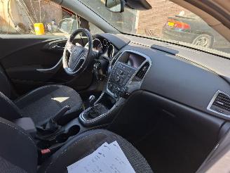 uszkodzony samochody osobowe Opel Astra Astra 1.4 Hatchback airco  inruiler165000km fahrt gut 100% 2014/1