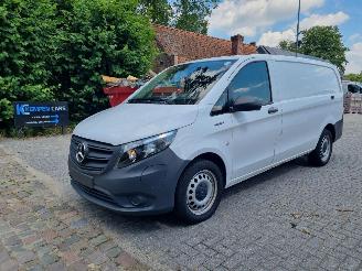 skadebil bedrijf Mercedes eVito 112 66KW L2 Airco Navi Camera 2023/10