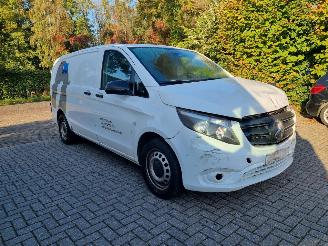 krockskadad bil auto Mercedes Vito 116 CDI Aut Lang 2x Schuifdeur 2023/7
