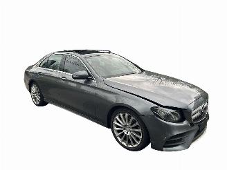 Damaged car Mercedes E-klasse 200 AMG PANO/LED/19INCH 2016/11