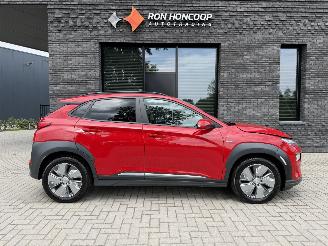 Schadeauto Hyundai Kona Electric 64kWh 204PK Aut. Premium 2021/4