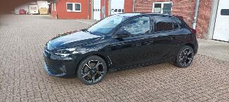 Vaurioauto  passenger cars Opel Corsa Bj:02-2022 GS-Line 1.2-Turbo Full-Led Led-Achterlichten Digitaal Cockpit Sport-modus Climatecontrol CruiseControl Stoelverwarming stuurwiel met verwarming Privacy glas 4xElektrische ramen Elektrische-spiegels Blindspot systeem Achteruitrijcamera Dimmende 2022/2