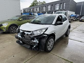 Schadeauto Toyota Aygo X -1.0 VVT-iMT Play -CAMERA-NAVI 2025/12
