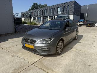 damaged passenger cars Seat Leon ST 1.4 EcoTSI FR Connect PANO - CAMERA - NAVI 2017/10
