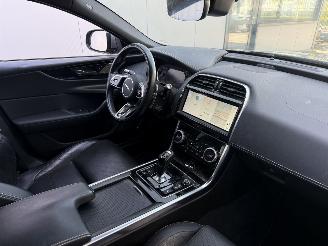 Jaguar XE 2.0 250 R -Dynamic Black-AUTOMAAT-NAVI-LEDER-PDC-CAMERA picture 6