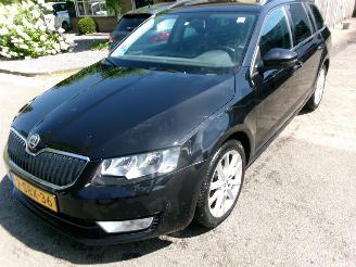 Coche accidentado Skoda Octavia 1.6 TDI AUTOMAAT AMBITION BUSINESSLINE 2013/9