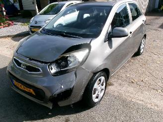 skadebil auto Kia Picanto 1.0 CVVT ISG COMFORT PACK AIRCO 2014/3