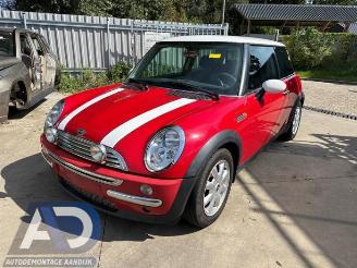 Salvage car Mini Cooper Mini (R50/53), Hatchback, 2001 / 2007 1.6 16V Cooper 2003