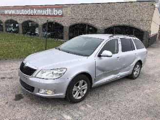 krockskadad bil auto Skoda Octavia BREAK 1.2 TSI 2012/8