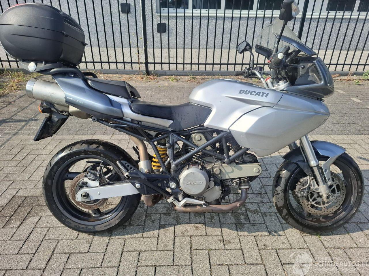 Ducati Multistrada 620 