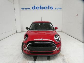 skadebil auto Mini One  2019/6