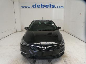 damaged passenger cars Opel Astra K 2021/12
