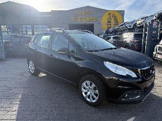 damaged passenger cars Peugeot 2008 1.2 PURETEC 2016/6
