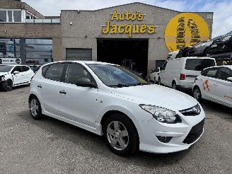 uszkodzony samochody osobowe Hyundai I-30  2011/2