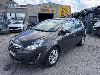 krockskadad bil auto Opel Corsa ACTIVE 2013/9