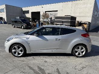 Hyundai Veloster 1.6 picture 5