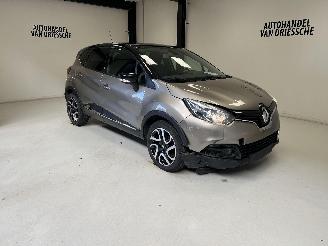 Damaged car Renault Captur INTENS 2015/1