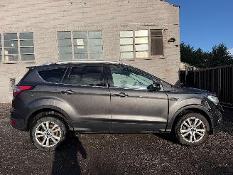 skadebil auto Ford Kuga BUSINESS 2018/4