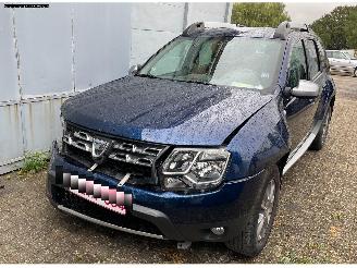 krockskadad bil auto Dacia Duster ANNIVERSARY 2015/6