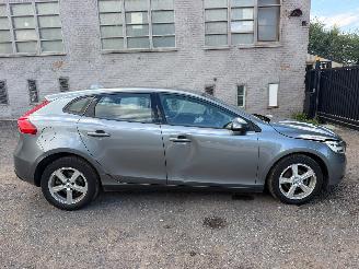 uszkodzony samochody osobowe Volvo V-40 V 40 KINETIC 2016/6