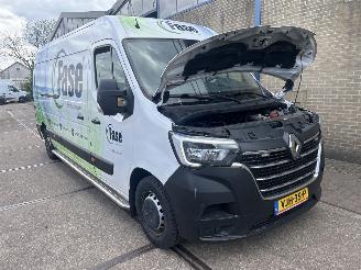 krockskadad bil bedrijf Renault Master T35 2.3 DCI 150 L3H3 ENERGY 2021/2