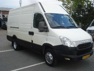 dommages fourgonnettes/vécules utilitaires Iveco Daily DUBBELE LUCHT 35C-13V AIRCO 2014/8