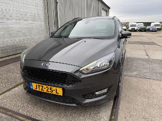 Unfallwagen Ford Focus 1.0 ST-Line 2017/4