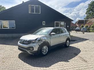 krockskadad bil auto Volkswagen T-Cross 110 PK AUTOMAAT NAVI CLIMA CAMERA VIRT DASH B.J 09-2023 2023/9