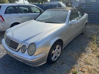 Vaurioauto  passenger cars Mercedes CLK 200 CABRIO 2000/3