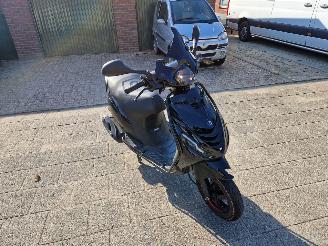 Schade scooter Piaggio  ZIP 45KM 2012/8