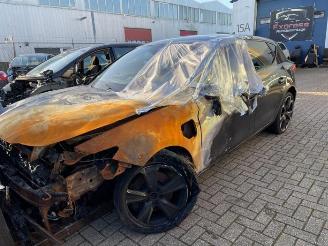 Coche accidentado Cupra Leon Leon (KLCB), Hatchback, 2020 1.4 e-Hybrid 245, VZ 16V 2021