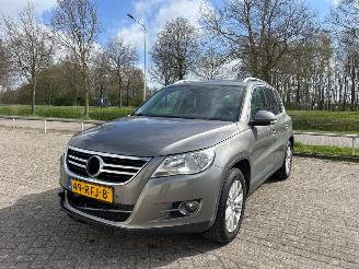 uszkodzony samochody osobowe Volkswagen Tiguan 1.4 TSI 16V SUV  Benzine 1.390cc 110kW (150pk) FWD 2008-03/2011-05 (5N1) CAVA 2011/5