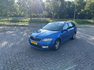 skadebil auto Skoda Octavia 1.6 TDI Greenline 16V Combi/o 4Dr Diesel 1.598cc 81kW (110pk) FWD 2013-05/2020-07  CRKB 2014/8