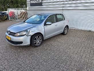 damaged passenger cars Volkswagen Golf 1.4 TSI 122 16V Hatchback  Benzine 1.390cc 90kW (122pk) FWD 2010/2