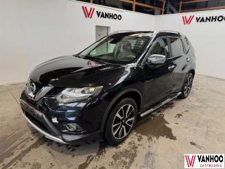 Vaurioauto  passenger cars Nissan X-Trail  2017/1