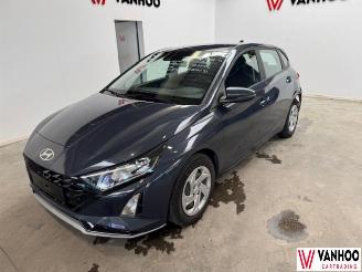 Vaurioauto  passenger cars Hyundai I-20  2025/6
