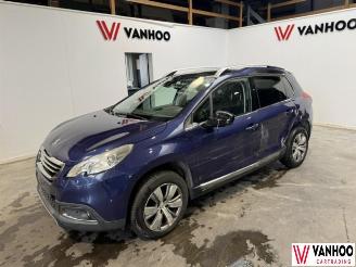 damaged passenger cars Peugeot 2008  2014/9