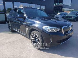 uszkodzony samochody osobowe BMW iX3  2021/12