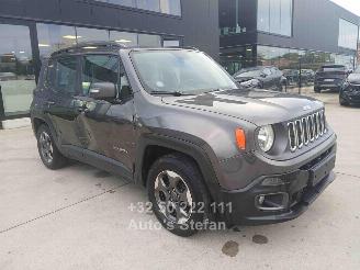 Schadeauto Jeep Renegade LONGITUDE 2018/8