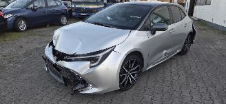 Schadeauto Toyota Corolla GR Sport 1.8L Hybride*Bi-LED adaptive*DAB*parkeer assistent*Camera*Navigatie*Apple CarPlay*Sportstoelen 2024/10
